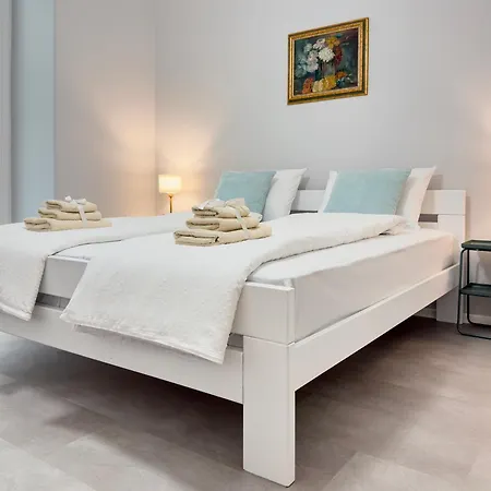 Elsa Apartment